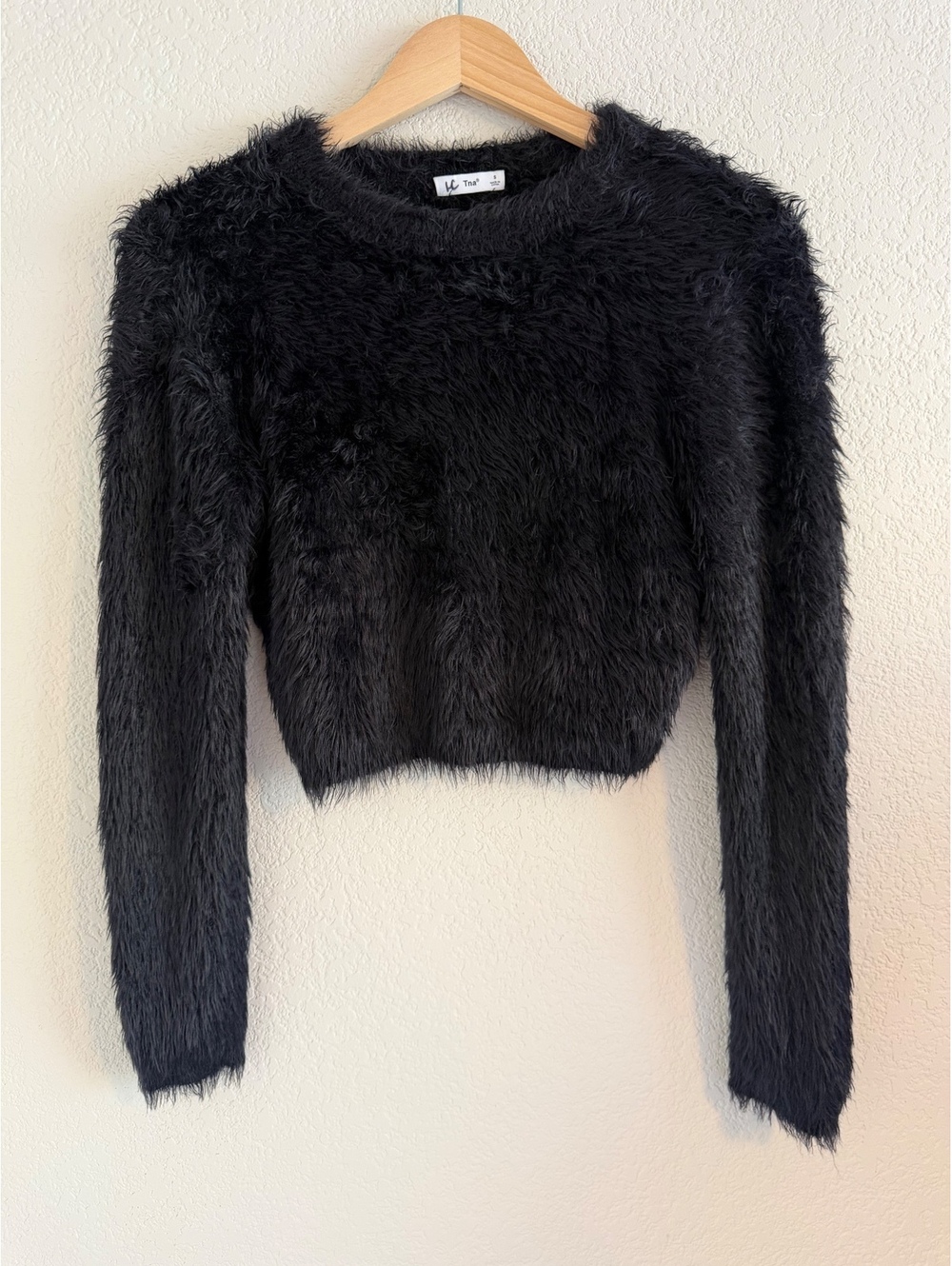 TNA Aritzia Black Shaggy Cropped Sweater Size S Fuzzy Faux Fur Knit Y2K